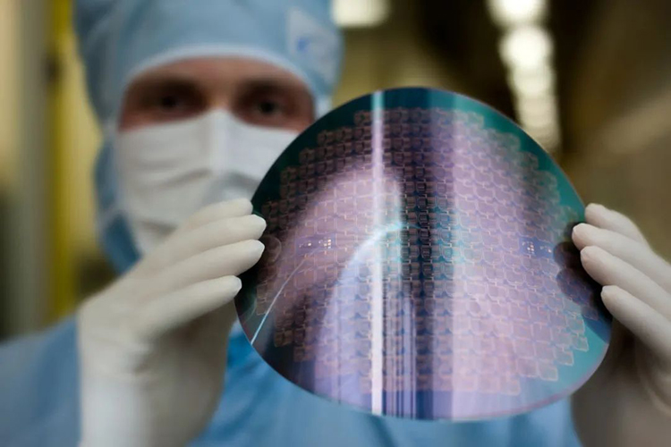 薄 50 µm硅中介层晶圆 .jpg 薄 50 µm硅中介层晶圆 .jpg